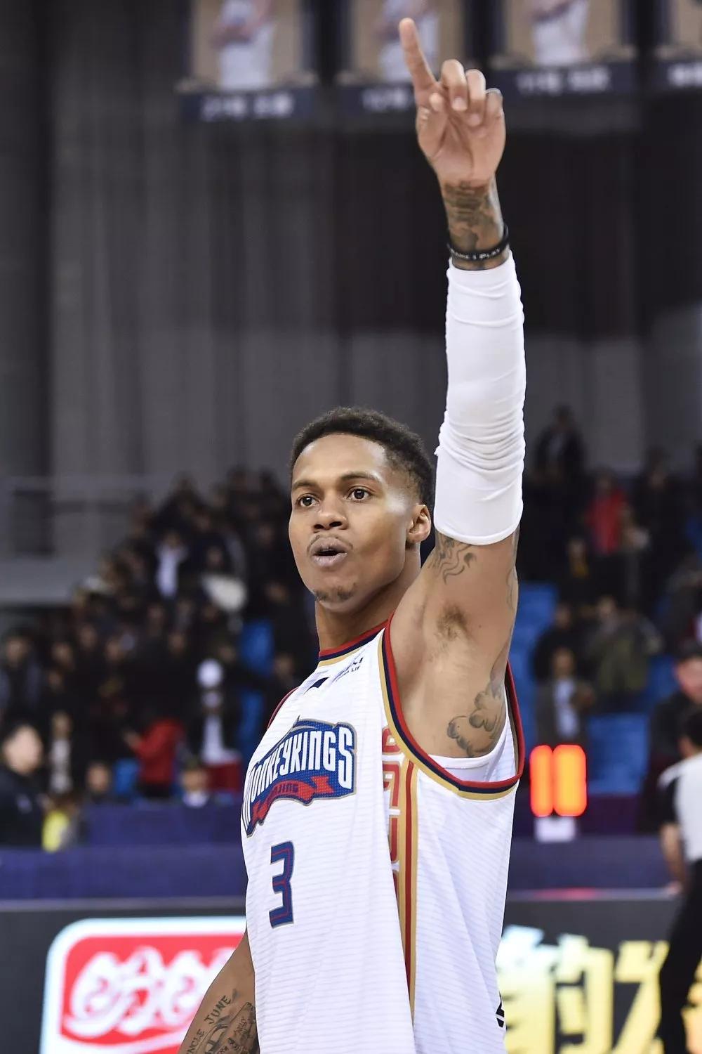 加时末段亚特兰大调整名单以备欧篮联，绝杀压哨环节打磨，压力陡增，资深球员宣示担当的简单介绍