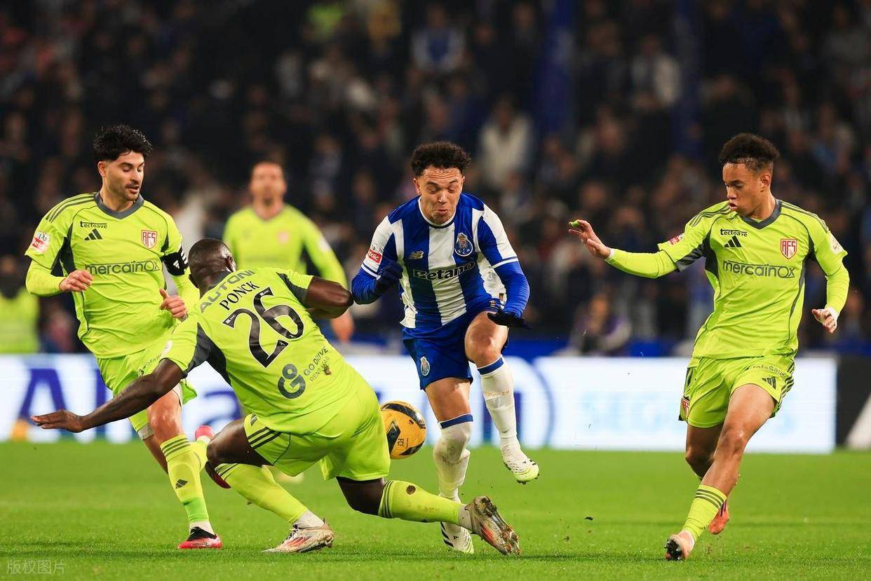 爱游戏中国-包含克里夫兰骑士迎葡超关键赛，国际比赛日更衣室发声，引发热议，赛程密集仍需轮换的词条